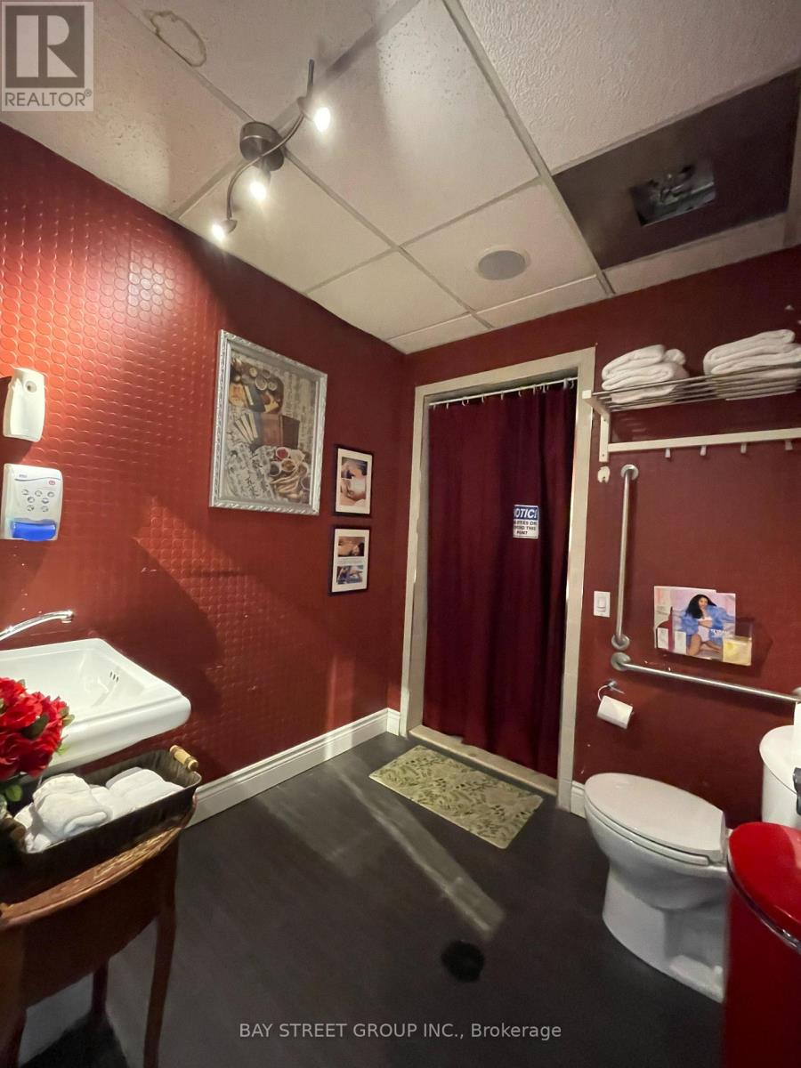 380 Dundas Street E, Oakville, Ontario  L6H 6Z9 - Photo 9 - W13312362