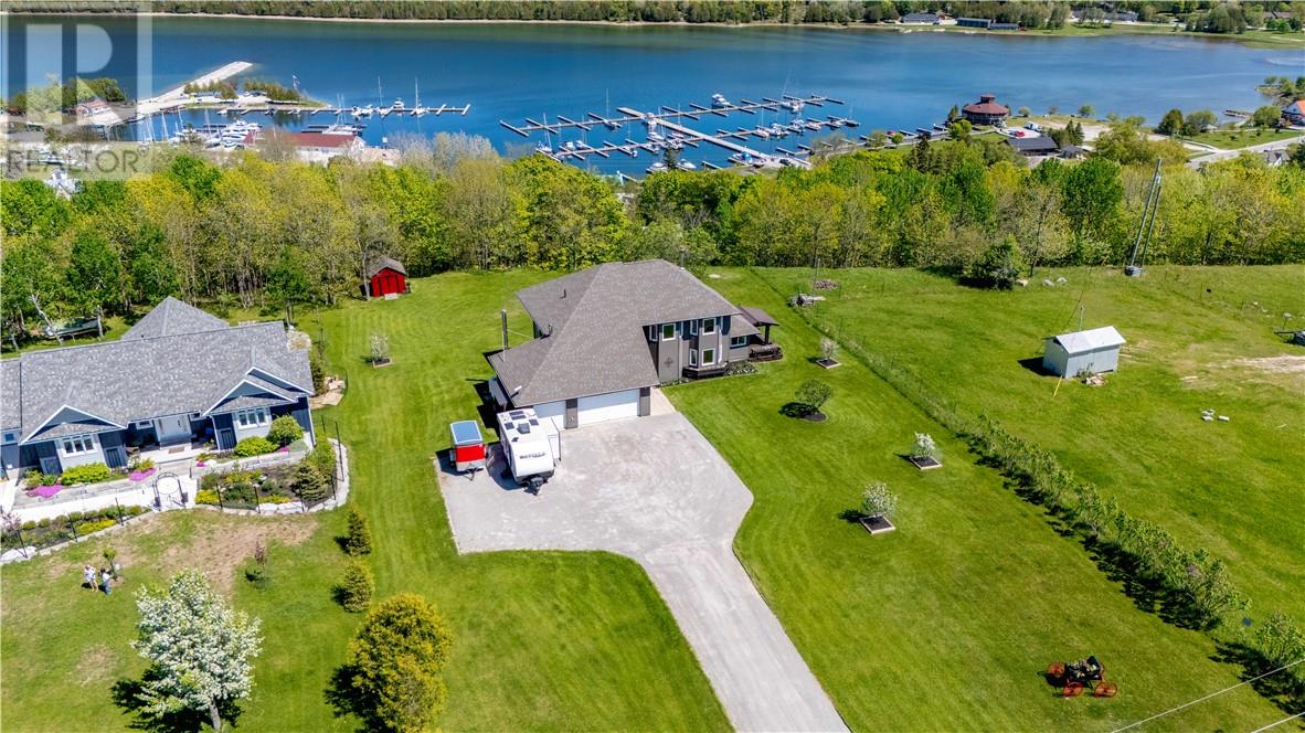 36 Fraser Street, Gore Bay, Ontario  P0P 1H0 - Photo 2 - 2126885