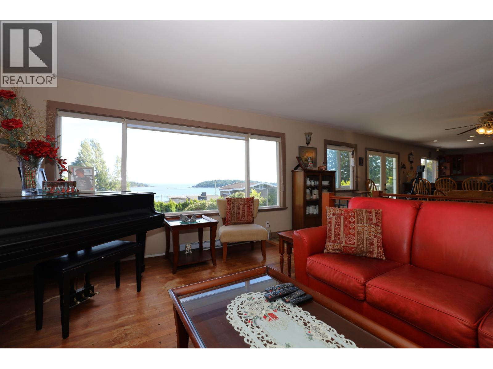 5439 Mason Road, Sechelt, British Columbia  V0N 3A8 - Photo 15 - R3133054