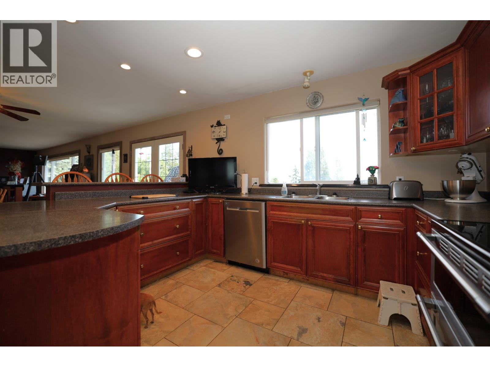 5439 Mason Road, Sechelt, British Columbia  V0N 3A8 - Photo 18 - R3133054