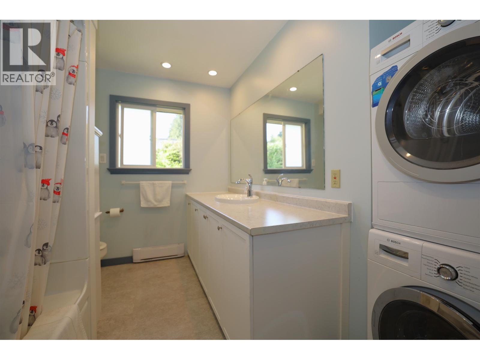 5439 Mason Road, Sechelt, British Columbia  V0N 3A8 - Photo 21 - R3133054