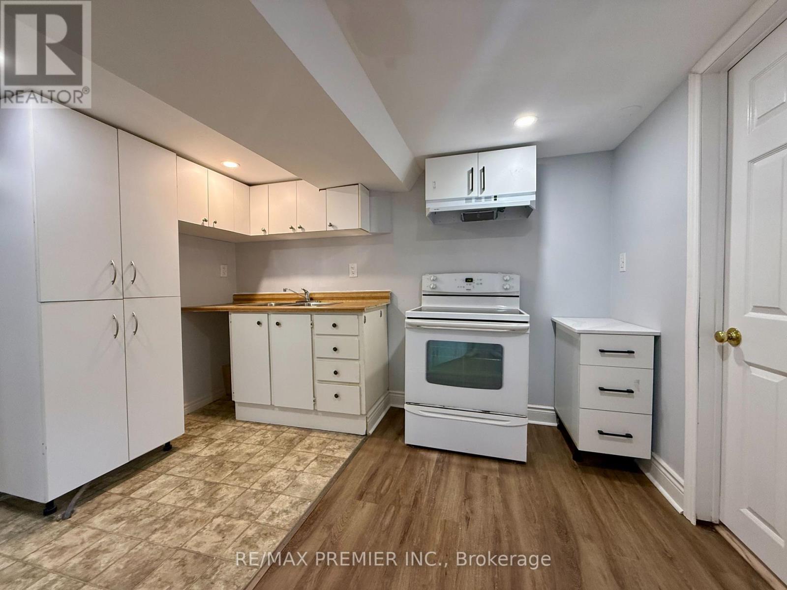Lower - 288 Scott Street, St. Catharines, Ontario  L2N 1J3 - Photo 10 - X13241450