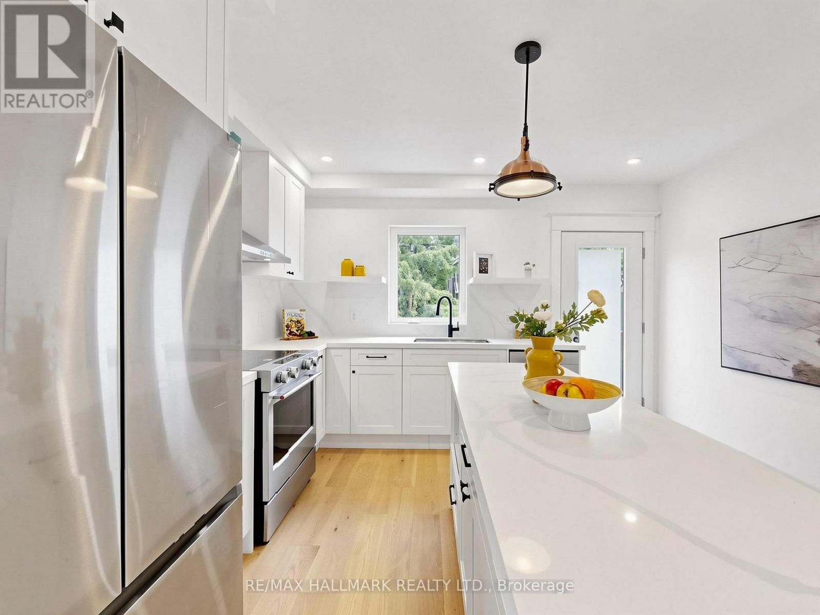 44 Queensdale Avenue, Toronto, Ontario  M4J 1X9 - Photo 5 - E13322284