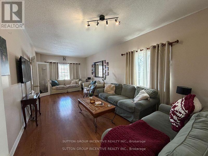1 Buman Court, Barrie, Ontario  L4N 0L3 - Photo 8 - S13322054