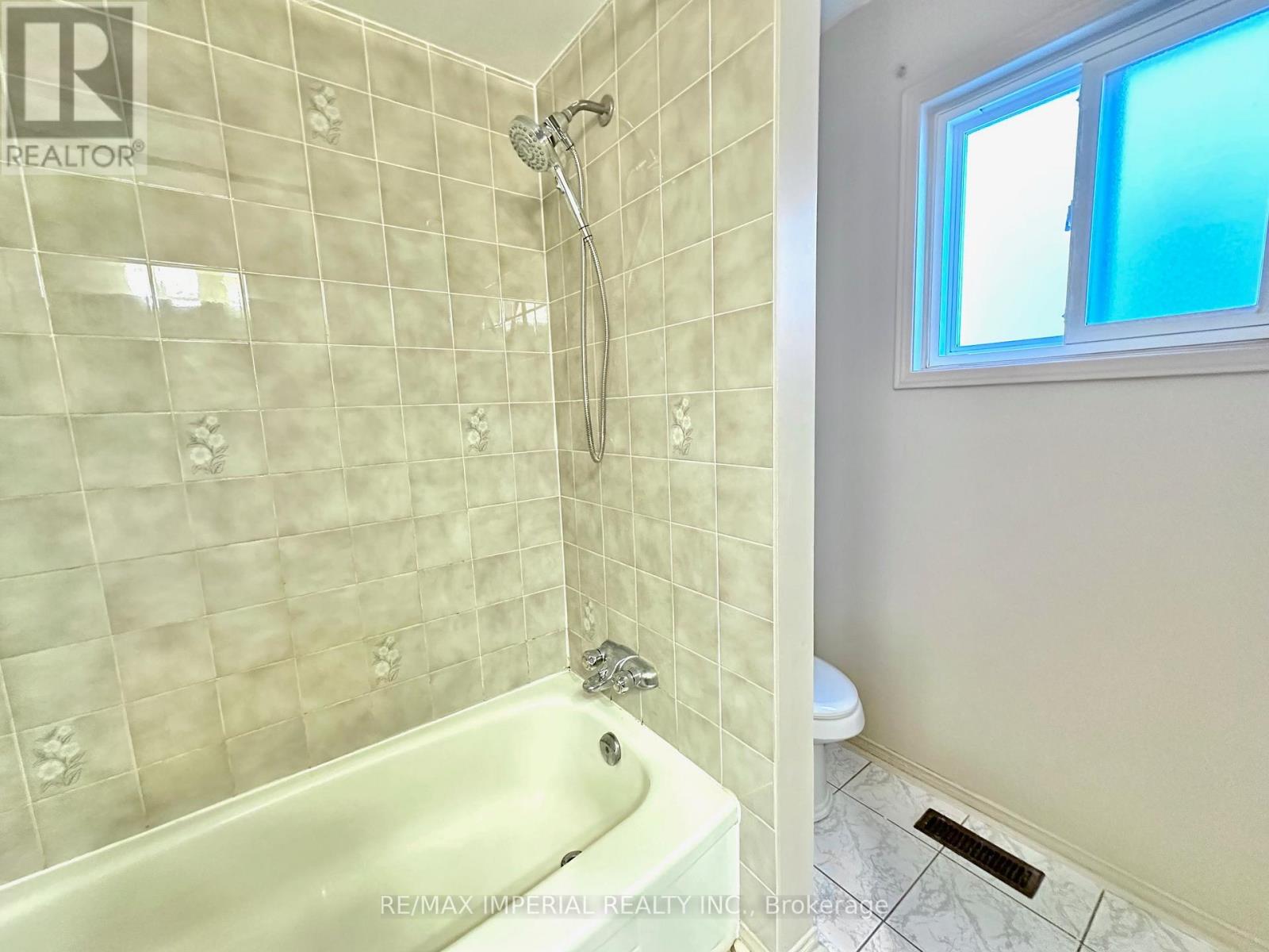 3058 Dalehurst Drive, Mississauga, Ontario  L5B 3C1 - Photo 33 - W13321476