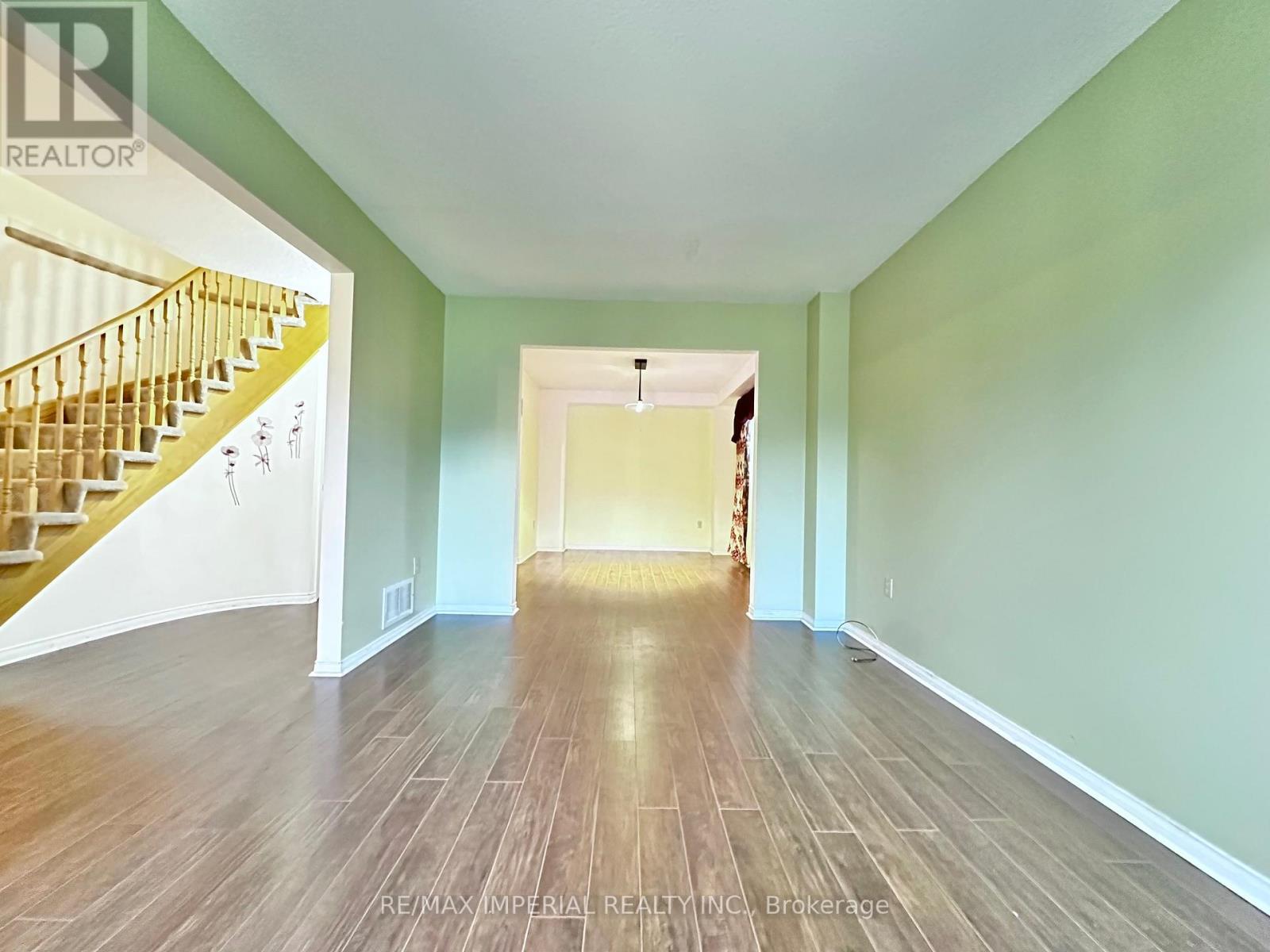 3058 Dalehurst Drive, Mississauga, Ontario  L5B 3C1 - Photo 4 - W13321476