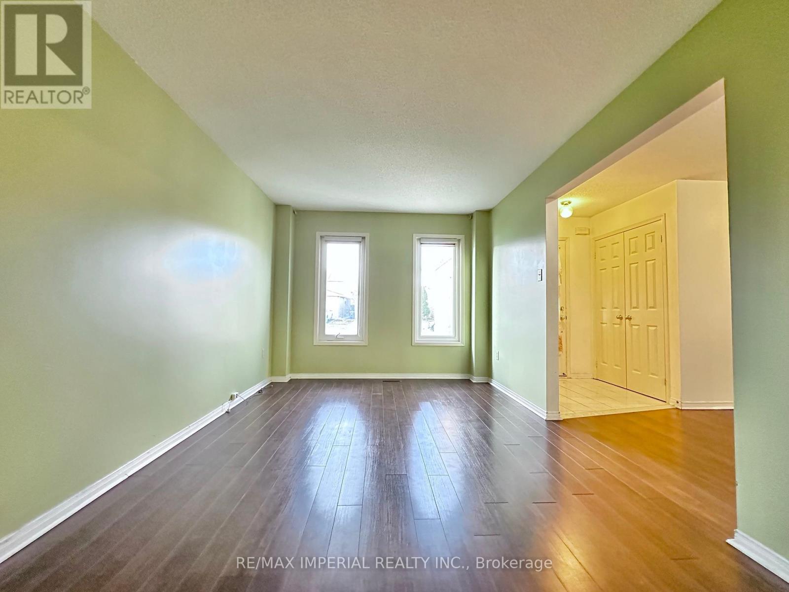 3058 Dalehurst Drive, Mississauga, Ontario  L5B 3C1 - Photo 5 - W13321476