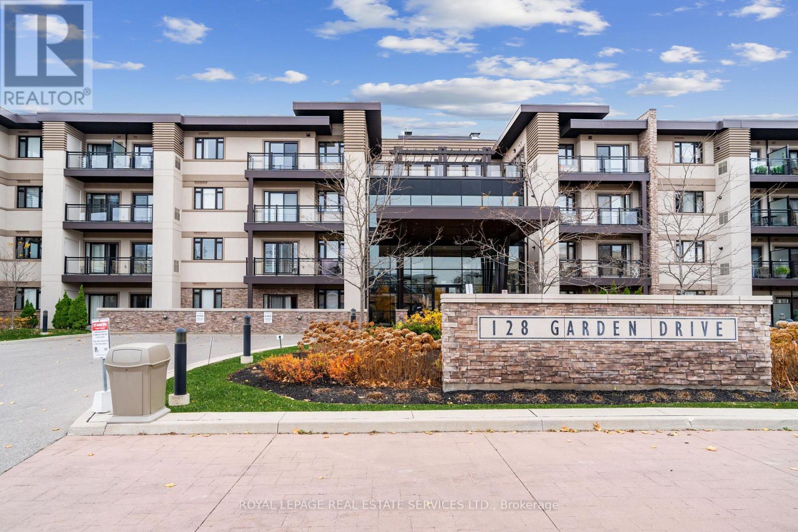 112 - 128 GARDEN DRIVE, Oakville, Ontario