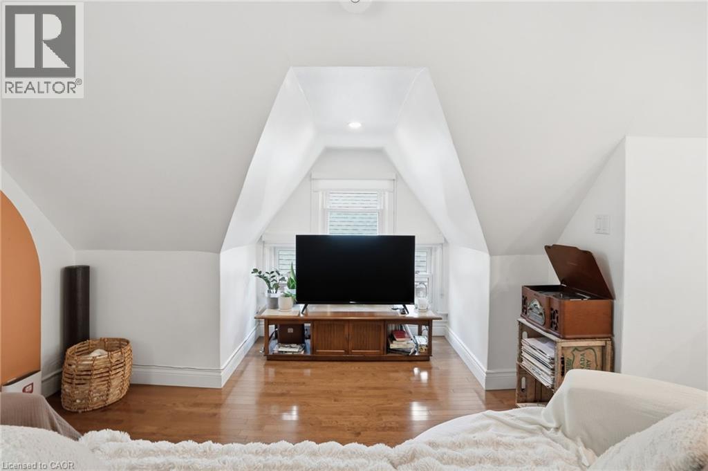 137 Sherman Avenue S Unit# 3, Hamilton, Ontario  L8M 2R1 - Photo 11 - 40837399