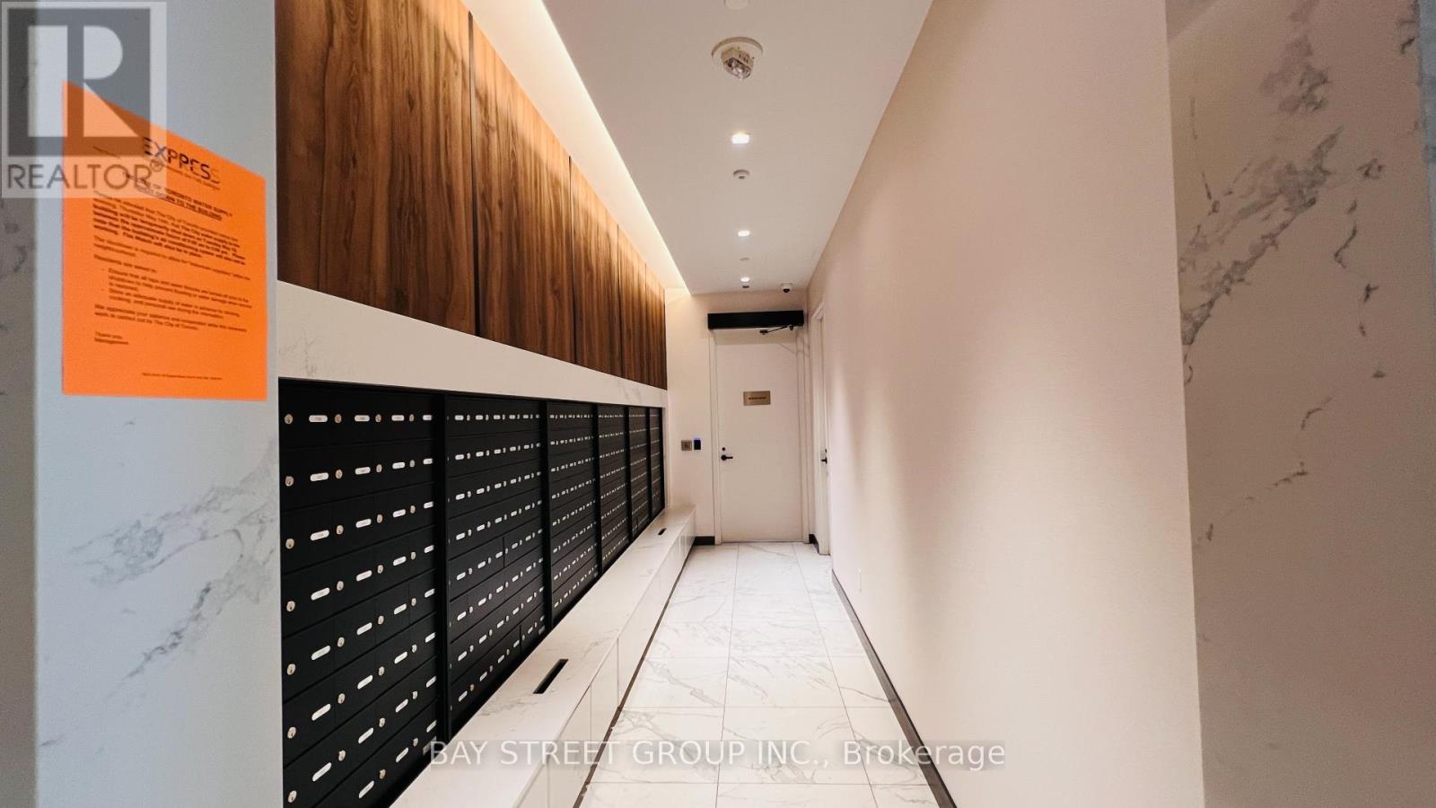 312 - 8 Tippett Road, Toronto, Ontario  M3H 0E7 - Photo 3 - C13141426