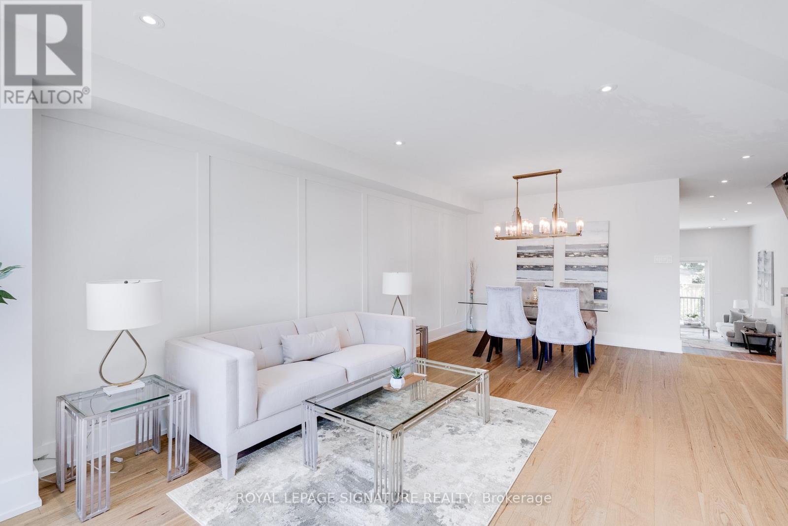 62 Ash Crescent, Toronto, Ontario  M8W 1E6 - Photo 3 - W13328556