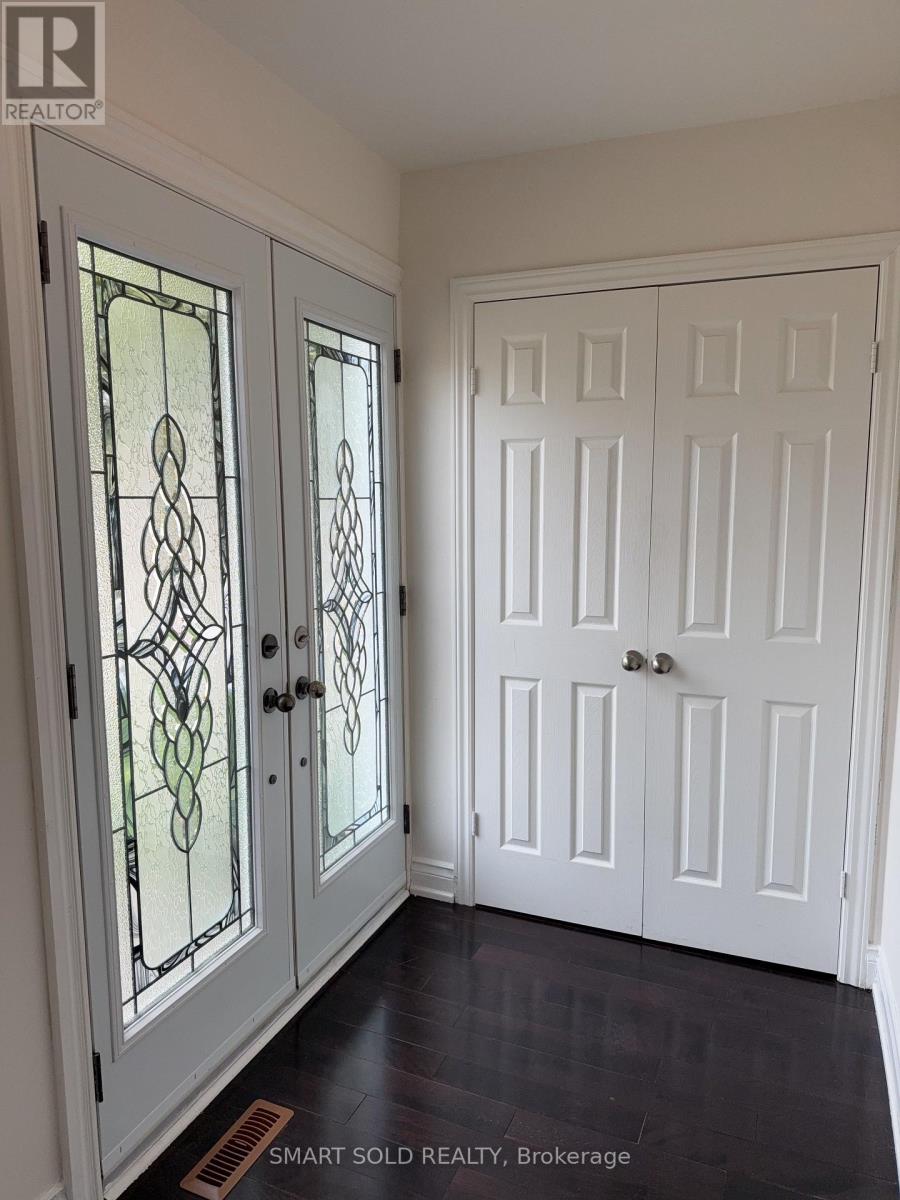 1 Hammond Drive, Aurora, Ontario  L4G 2T8 - Photo 2 - N13331620