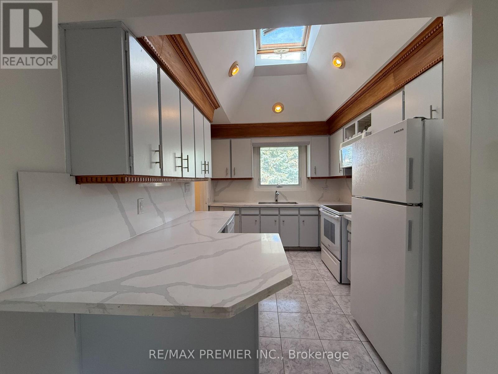 Main Floor - 288 Scott Street, St. Catharines, Ontario  L2N 1J3 - Photo 11 - X13046952