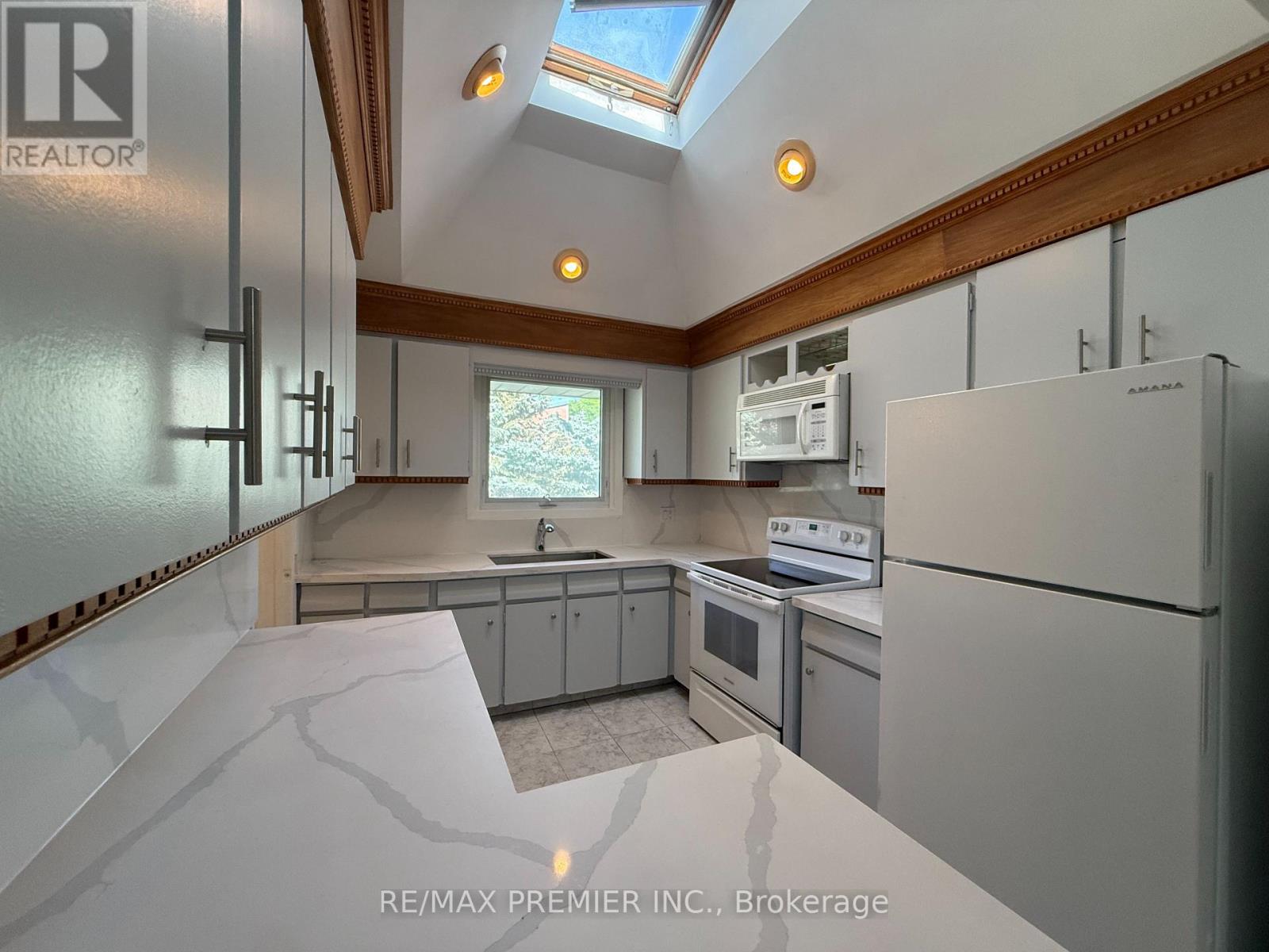 Main Floor - 288 Scott Street, St. Catharines, Ontario  L2N 1J3 - Photo 22 - X13046952
