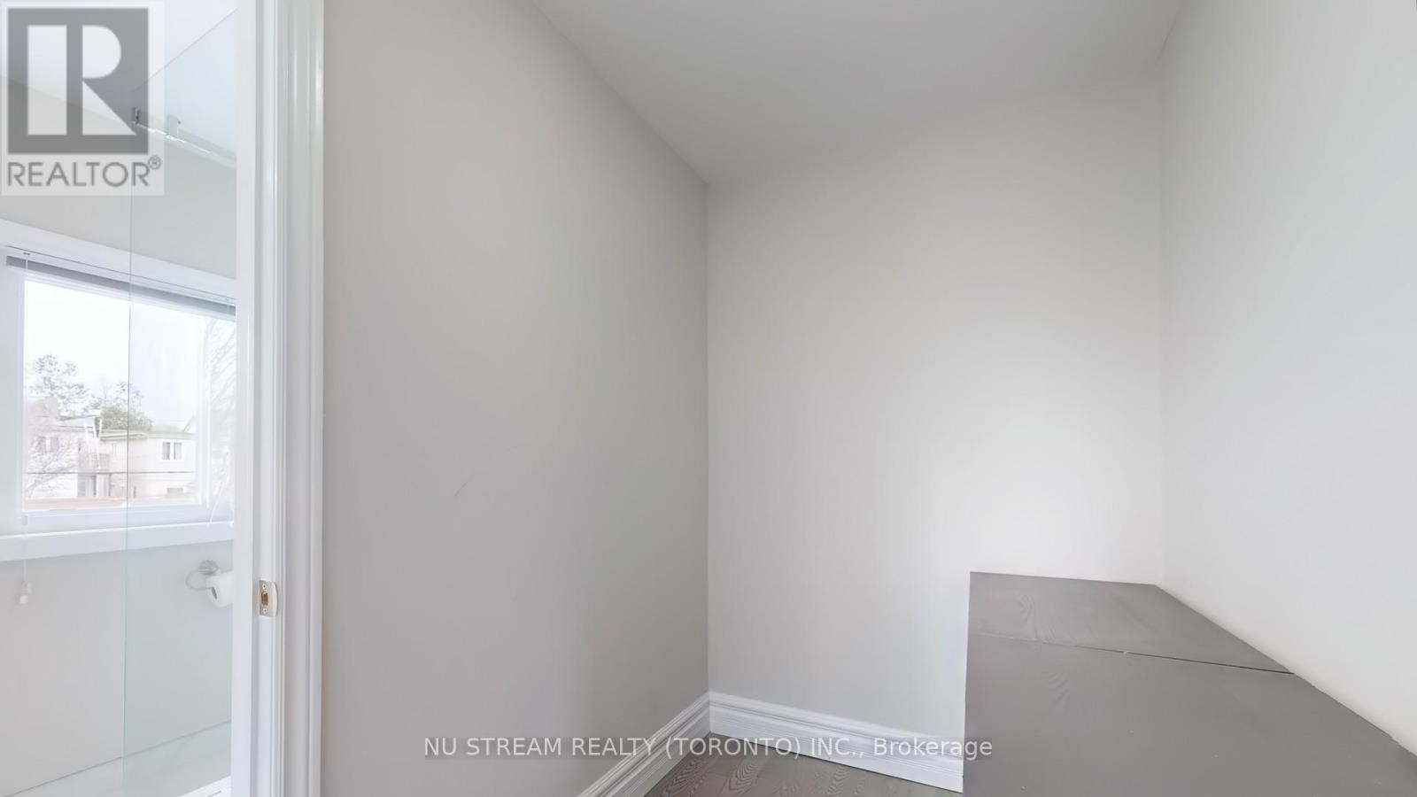 1040 Ossington Avenue, Toronto, Ontario  M6G 3V6 - Photo 15 - W13330160