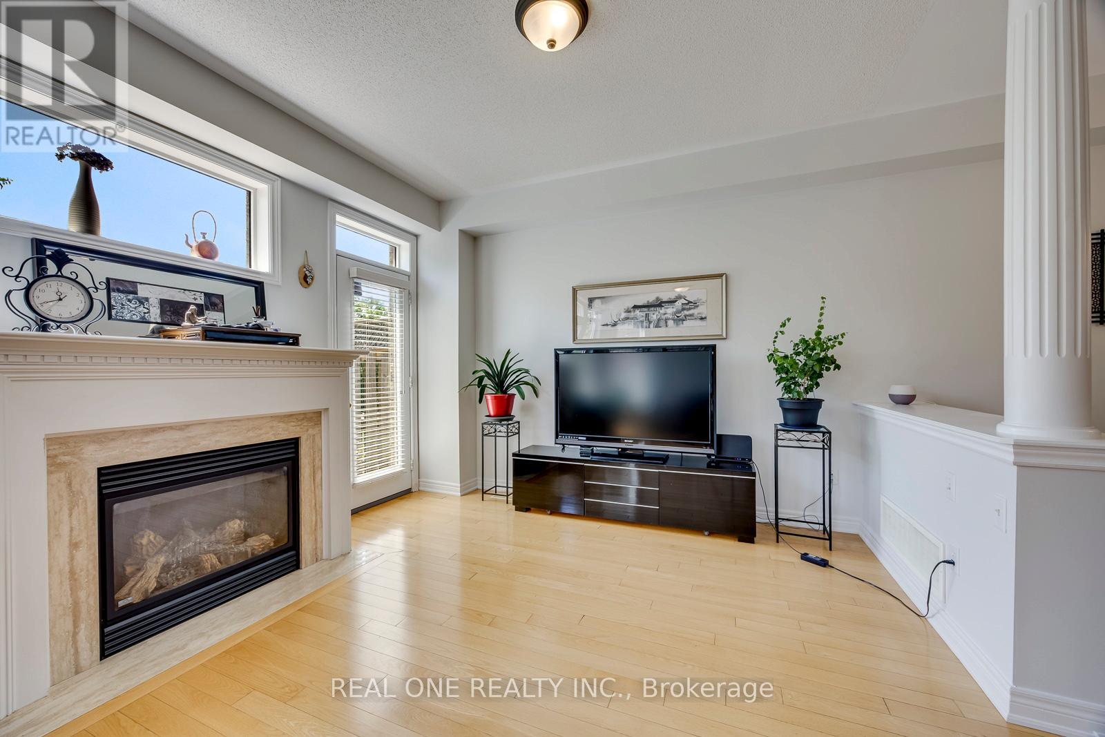 1126 Woodington Lane, Oakville, Ontario  L6H 7T9 - Photo 15 - W13333172