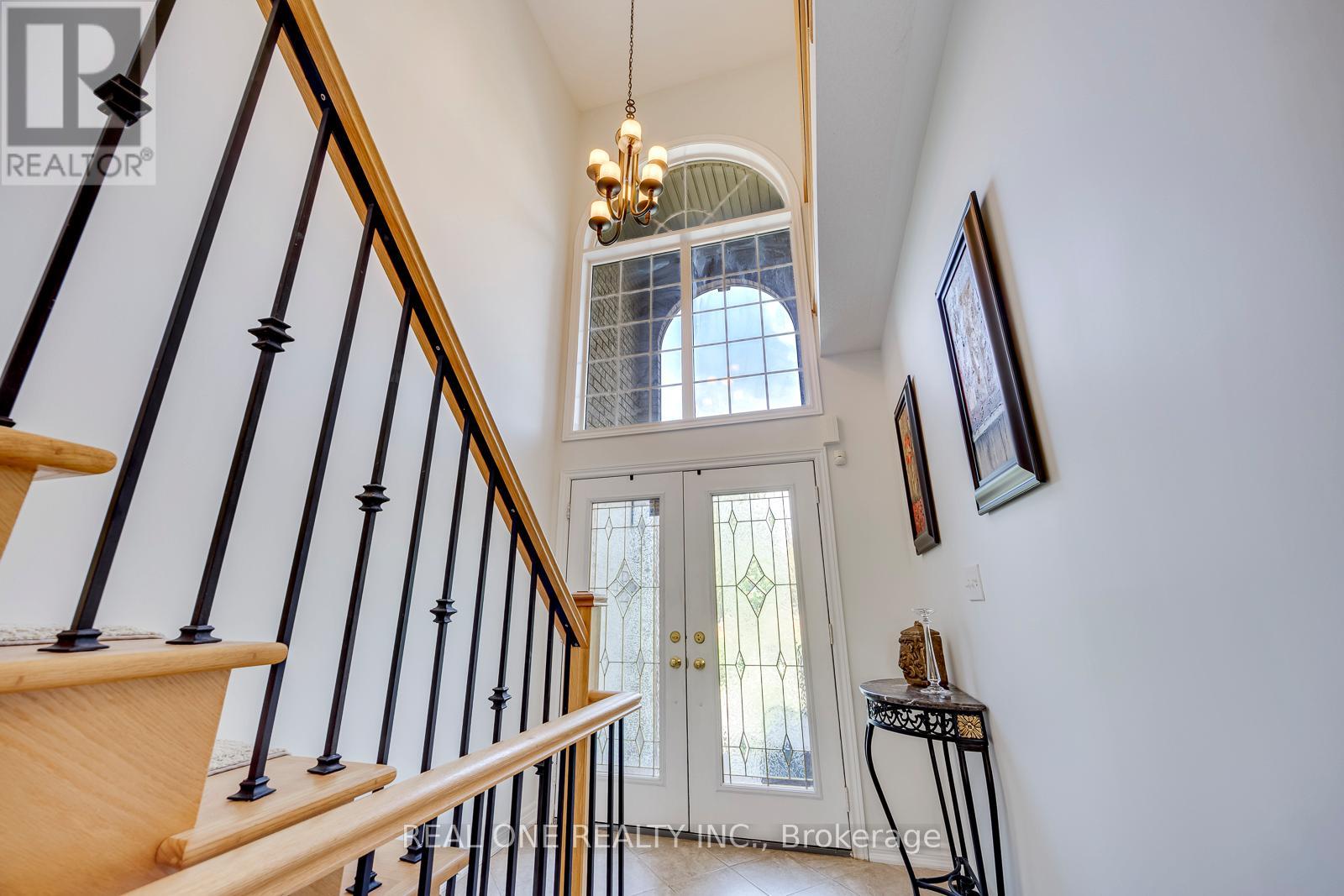 1126 Woodington Lane, Oakville, Ontario  L6H 7T9 - Photo 4 - W13333172