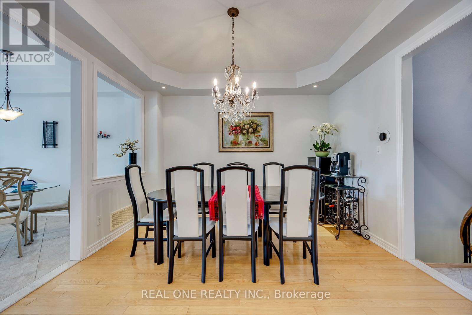 1126 Woodington Lane, Oakville, Ontario  L6H 7T9 - Photo 6 - W13333172