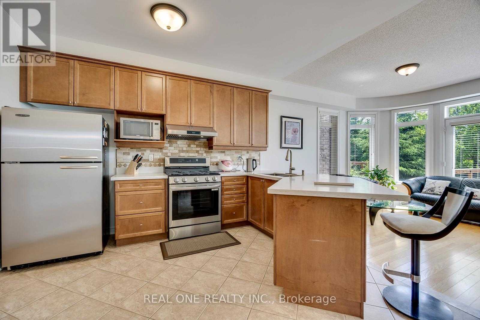 1126 Woodington Lane, Oakville, Ontario  L6H 7T9 - Photo 8 - W13333172