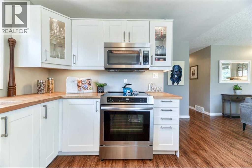 811 Southmount Place SW, Calgary, Alberta  T2W 0R4 - Photo 12 - A2316351