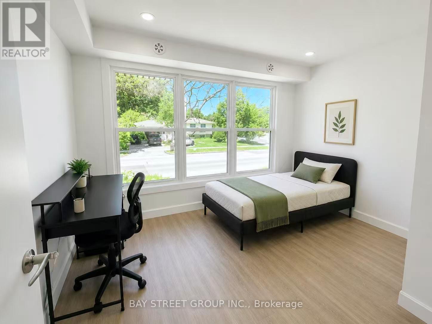 #1 - 69 Blythwood Road N, Waterloo, Ontario  N2L 3Z9 - Photo 3 - X13329830
