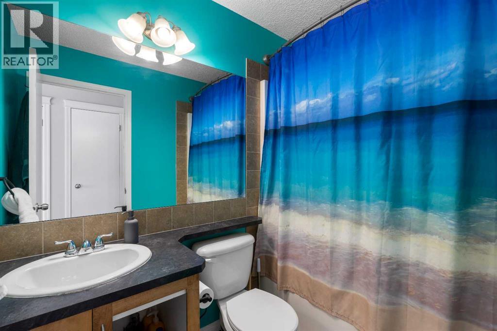 72 New Brighton Common SE, Calgary, Alberta  T2Z 0T9 - Photo 15 - A2317538