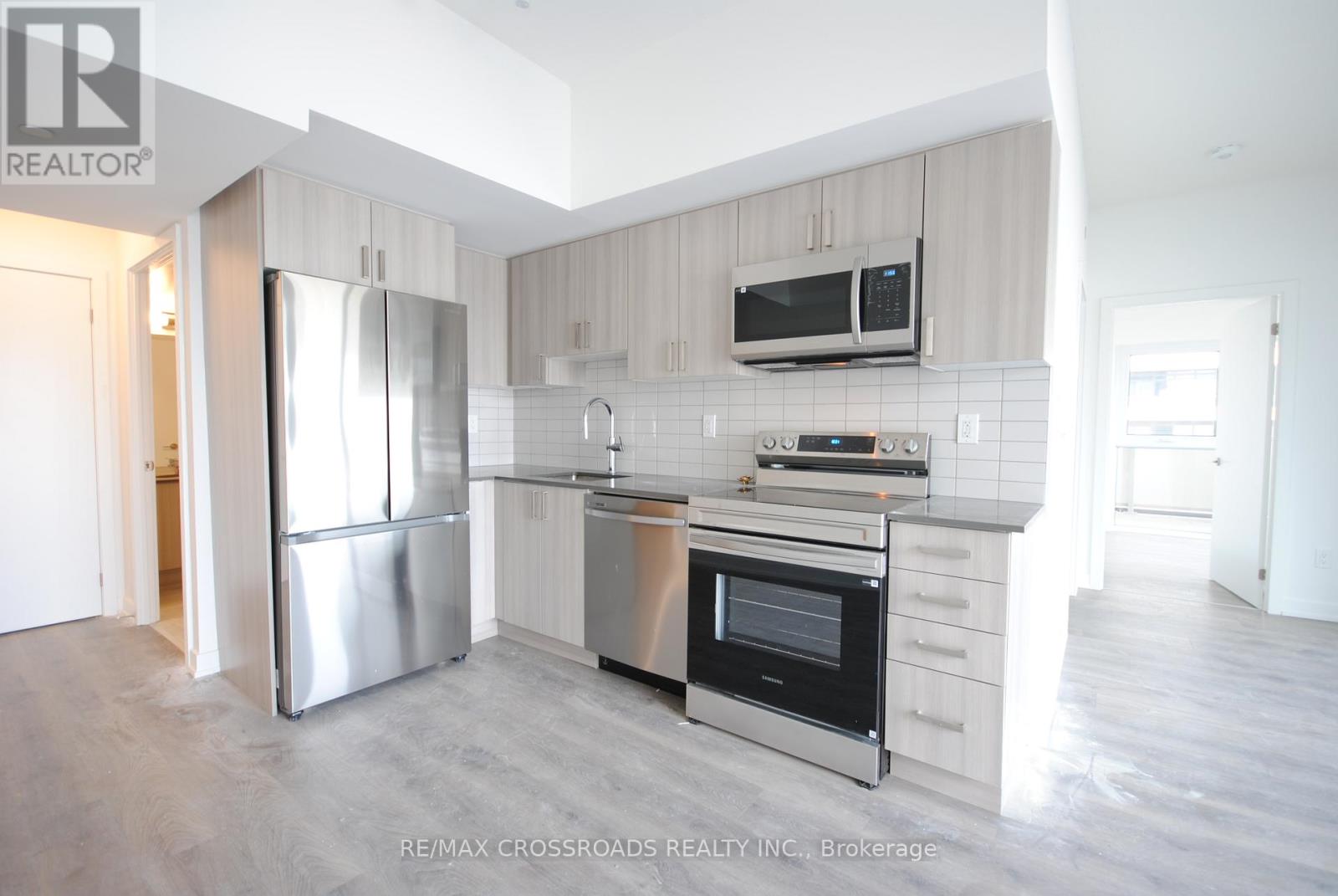 417 - 1010 Sandy Beach Road, Pickering, Ontario  L1W 3V9 - Photo 3 - E13341354