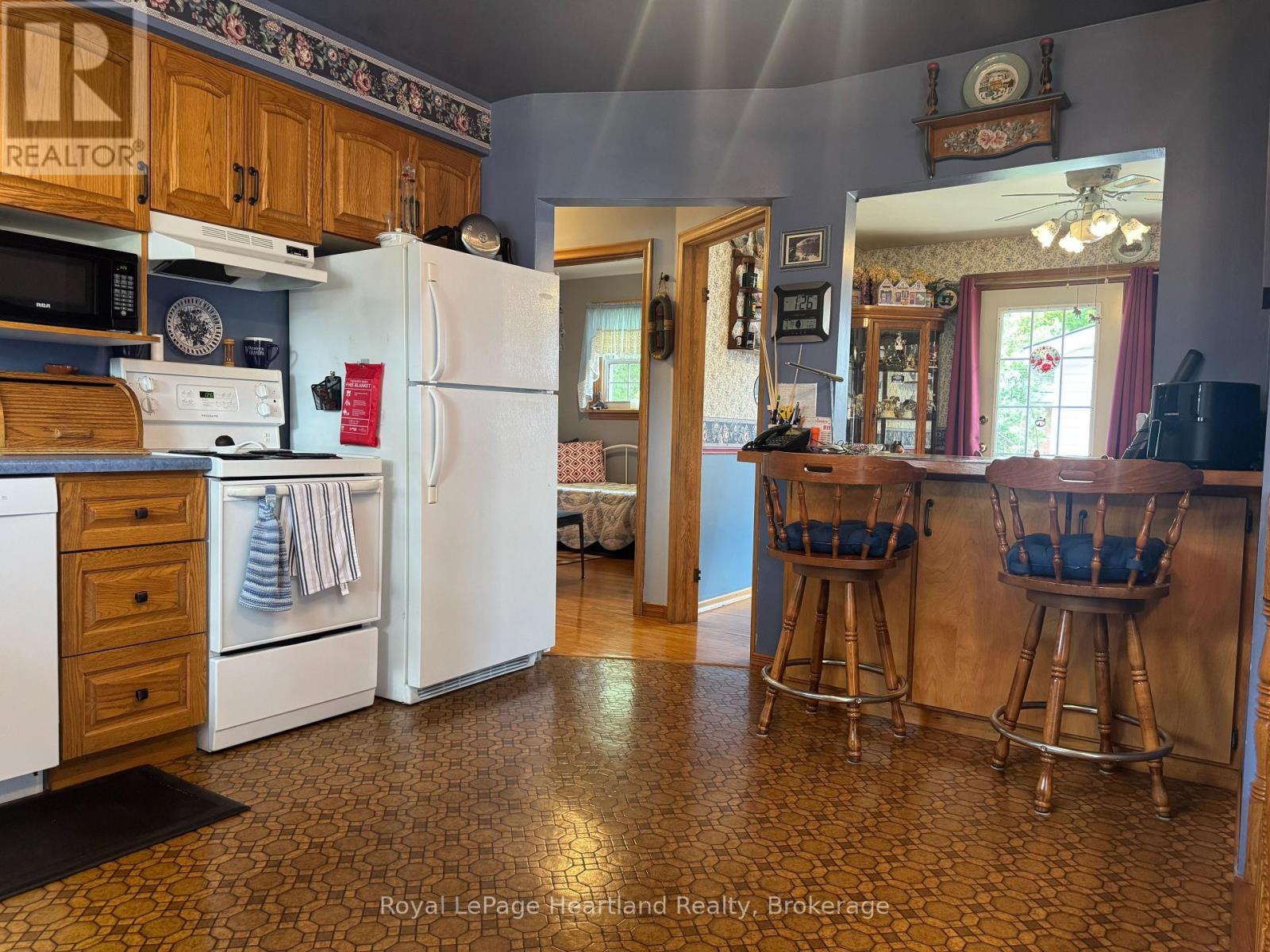 47 Mcdonald Street, Stratford, Ontario  N5A 4W4 - Photo 4 - X13337982