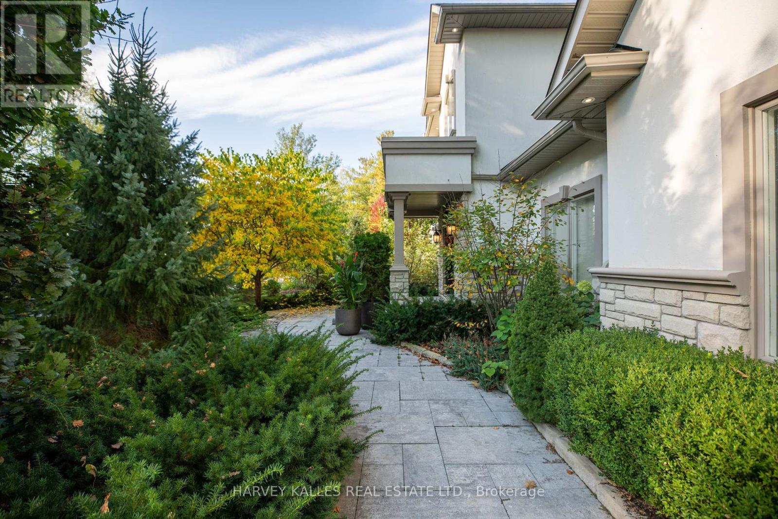 6 Georgina Drive, Barrie, Ontario  L4M 1E9 - Photo 5 - S13343102