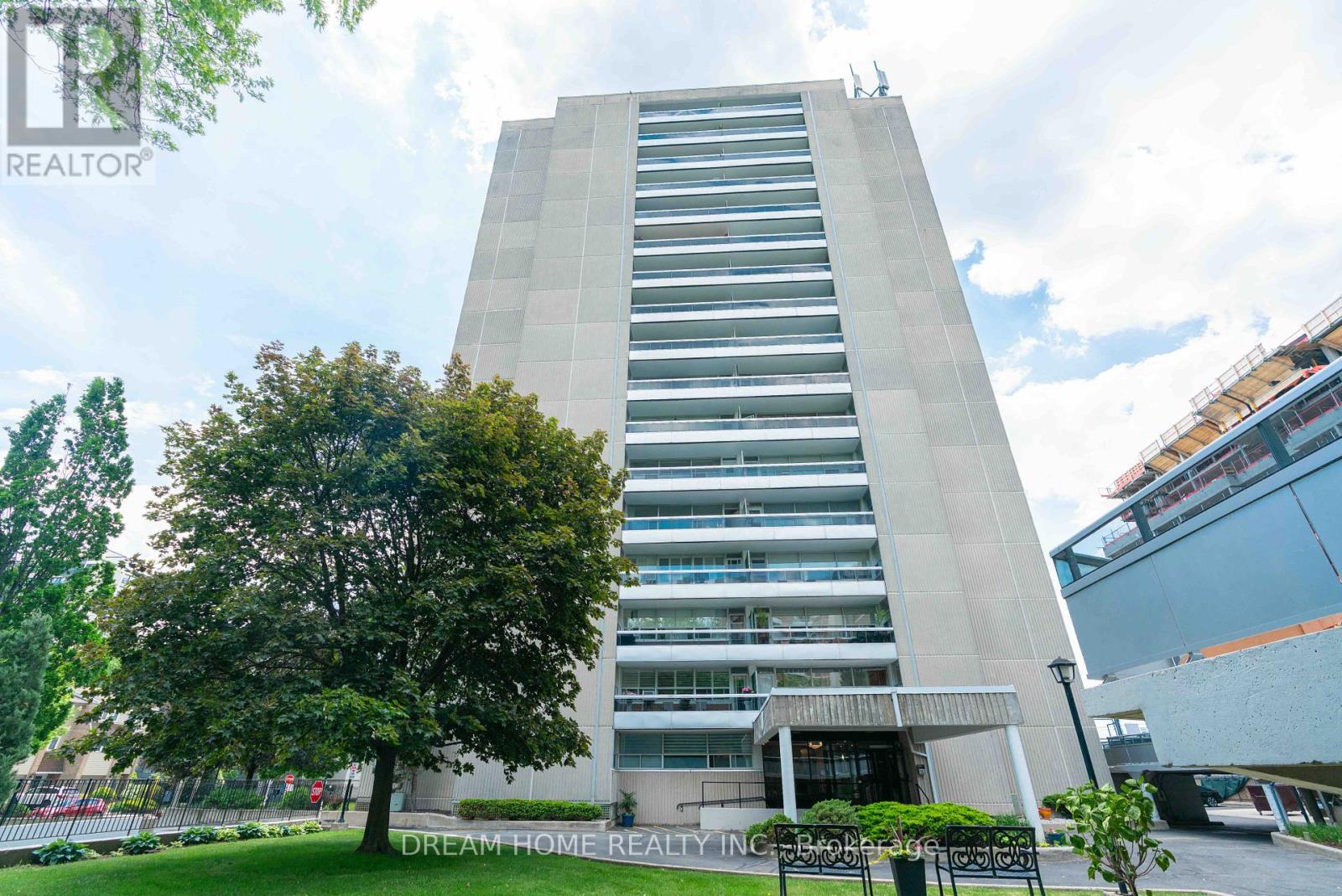 503 - 2263 Marine Drive, Oakville, Ontario  L6L 5K1 - Photo 2 - W13341034