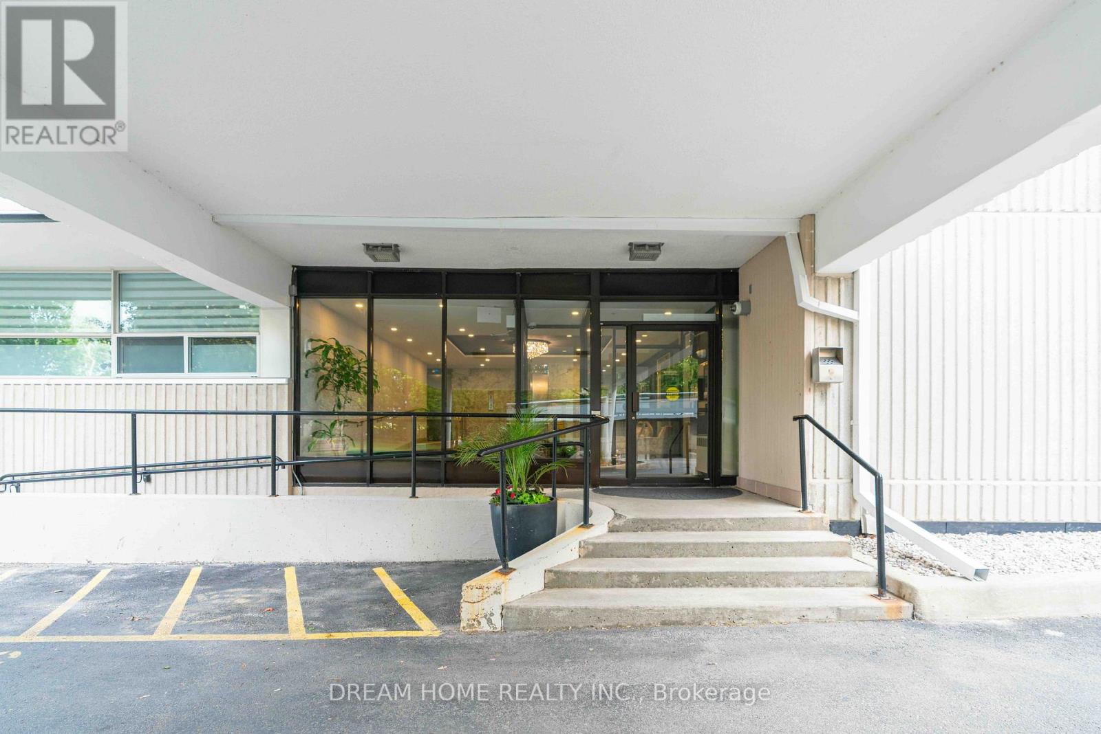 503 - 2263 Marine Drive, Oakville, Ontario  L6L 5K1 - Photo 4 - W13341034