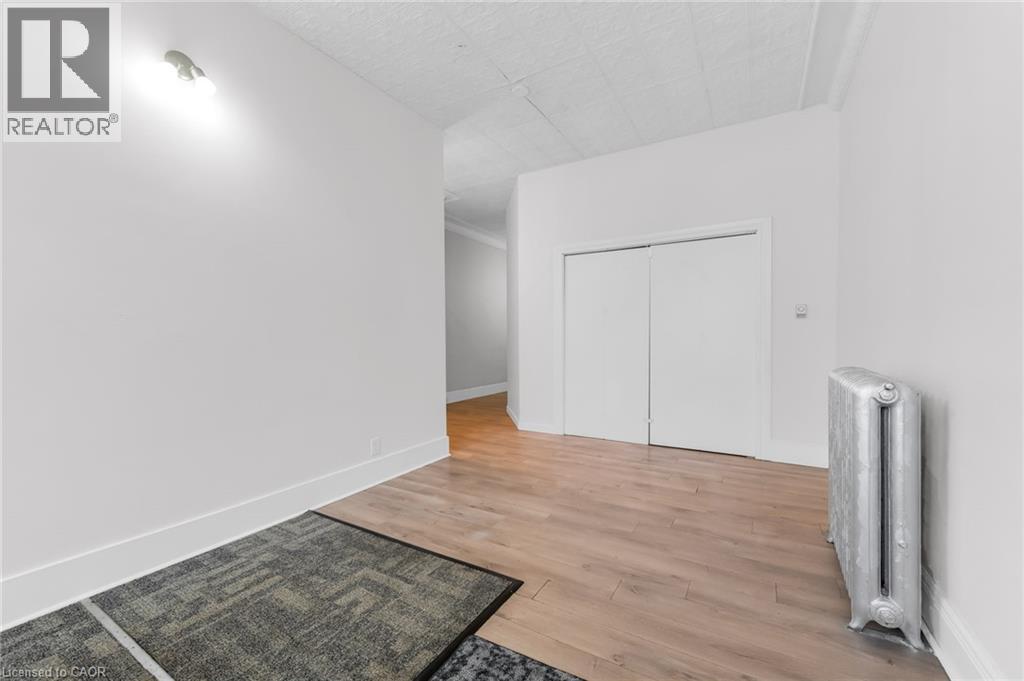 1371 Main Street E, Hamilton, Ontario  L8K 1B8 - Photo 3 - 40836959