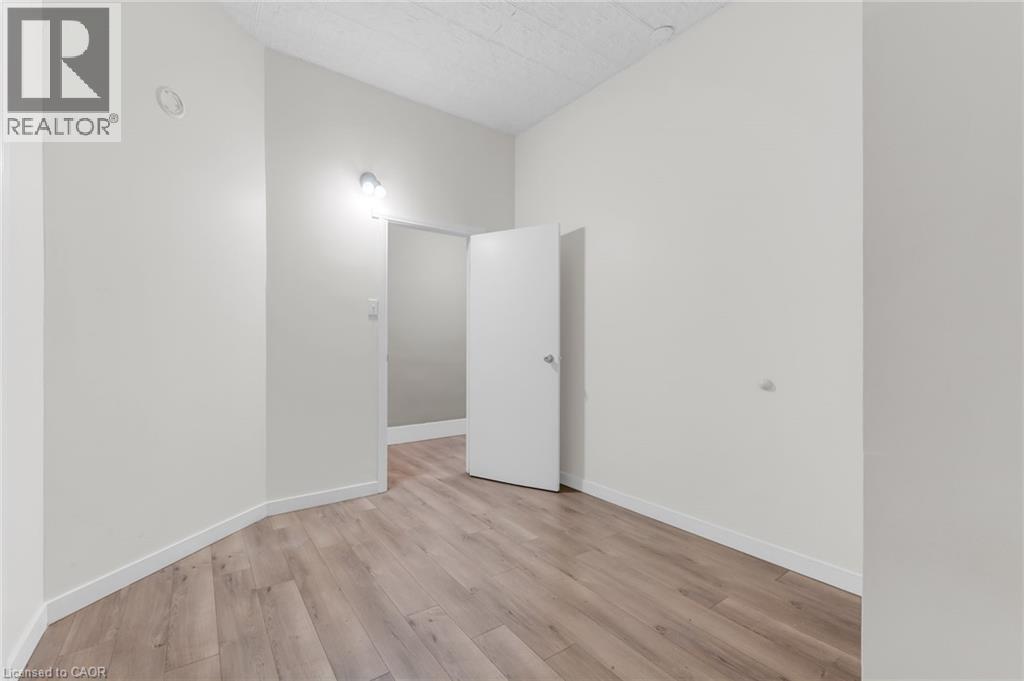 1371 Main Street E, Hamilton, Ontario  L8K 1B8 - Photo 8 - 40836959