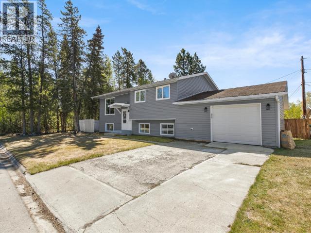 13 Blanchard Road, Whitehorse, Yukon  Y1A 4T8 - Photo 2 - 17339