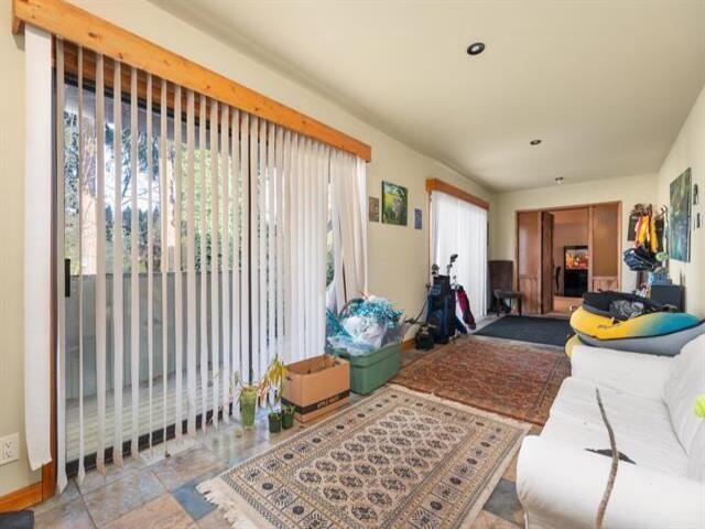 13708 20 Avenue, Surrey, British Columbia  V4A 1Z7 - Photo 5 - R3133060