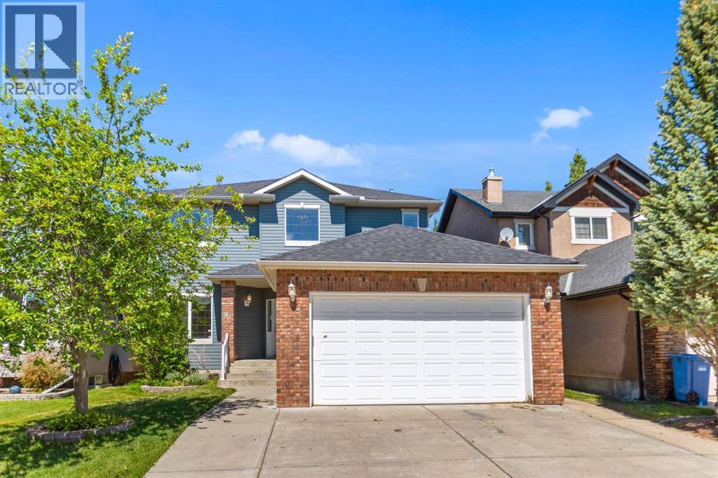 90 Royal Highland Road NW, Calgary, Alberta  T3G 4Y4 - Photo 1 - A2312514