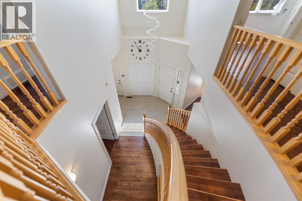 90 Royal Highland Road NW, Calgary, Alberta  T3G 4Y4 - Photo 18 - A2312514