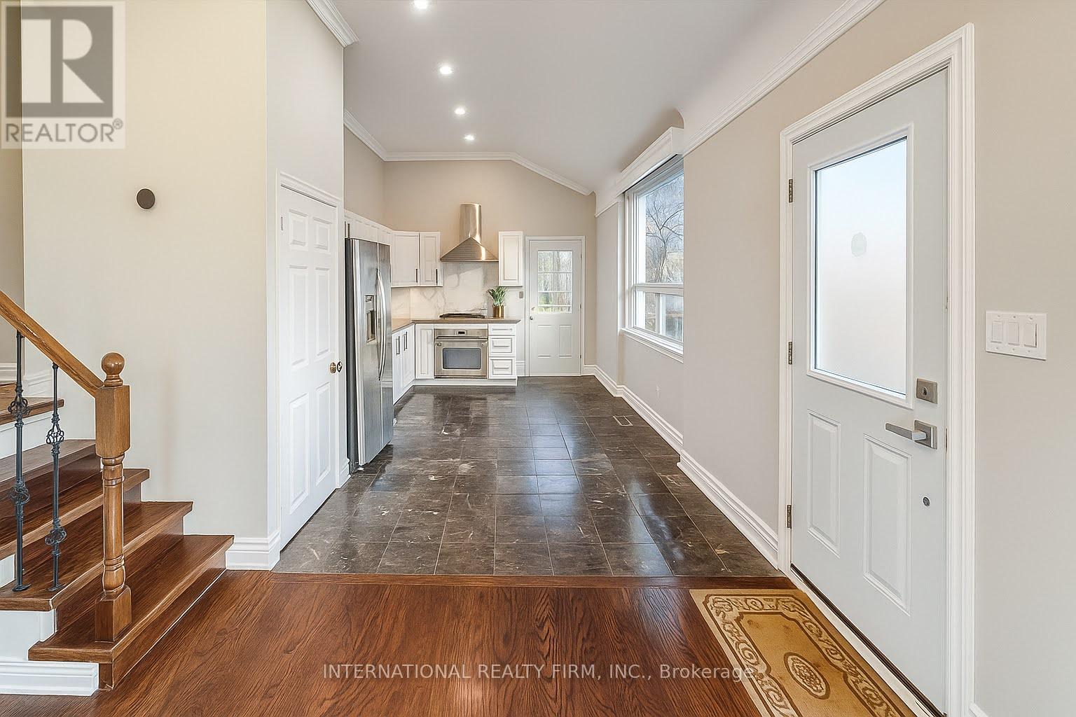 9 Benshire Drive, Toronto, Ontario  M1H 1M5 - Photo 2 - E12977984