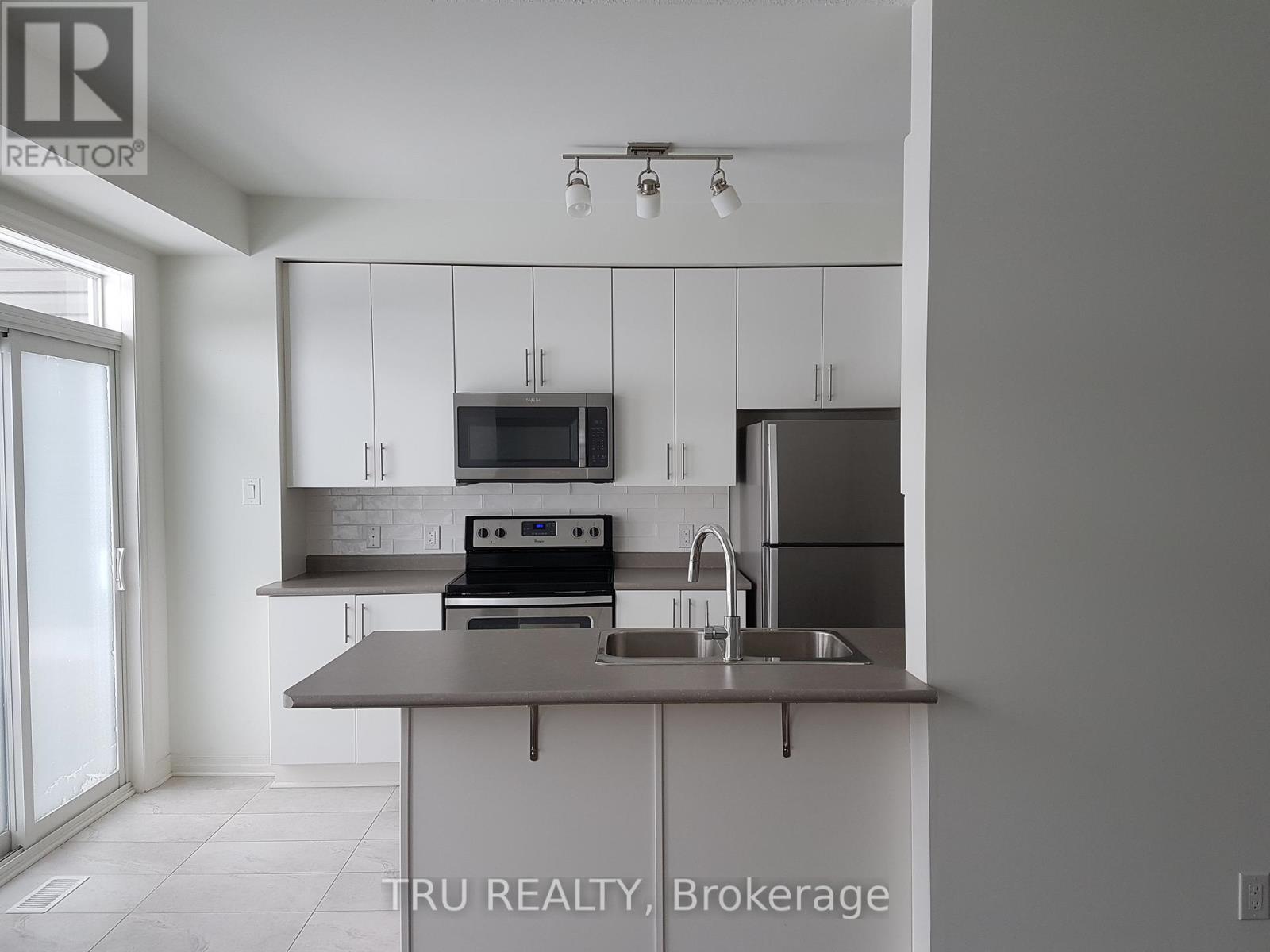133 Overberg Way, Ottawa, Ontario  K2S 0V9 - Photo 2 - X13410030