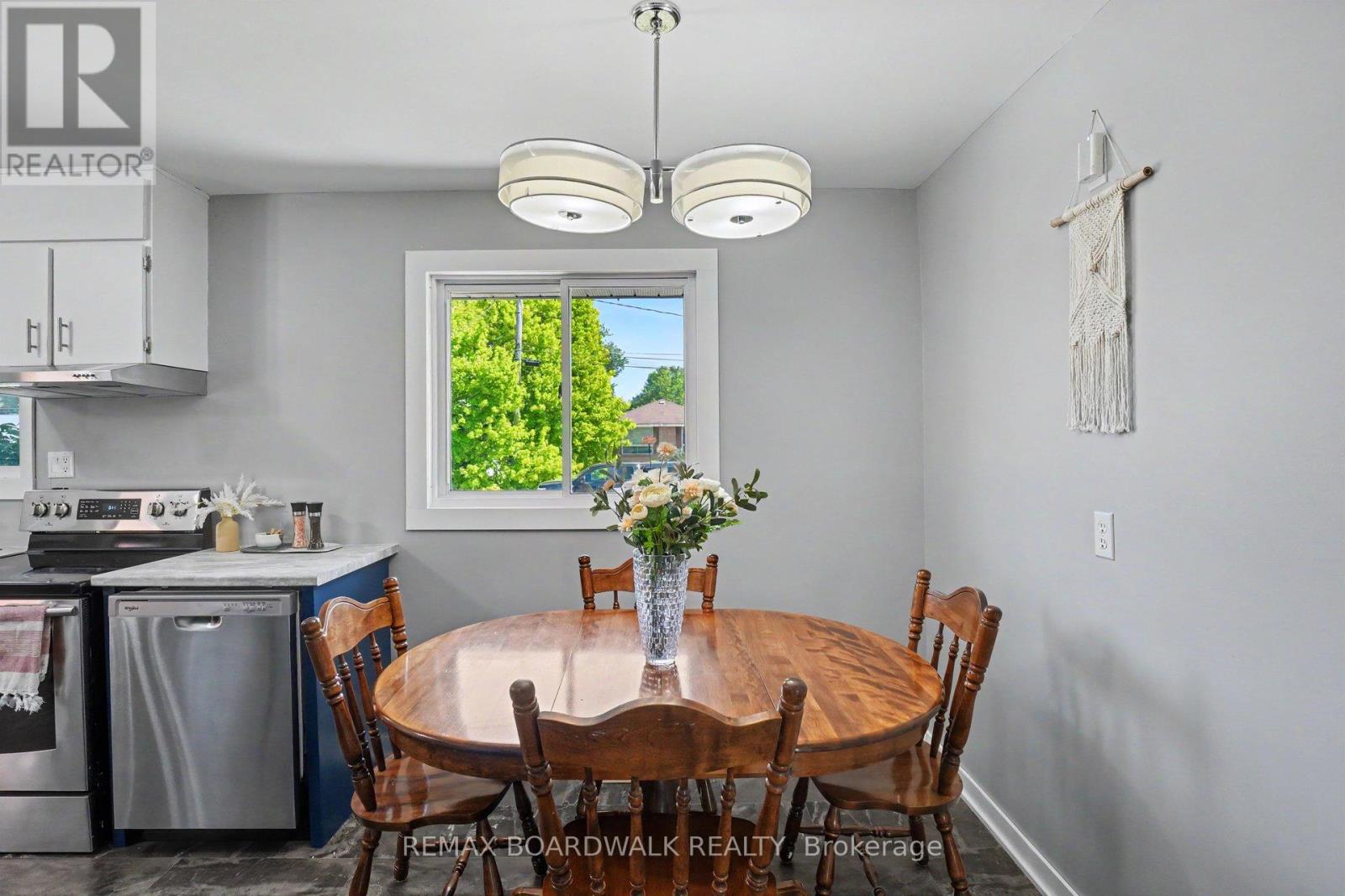 9 Welland Street, Perth, Ontario  K7H 3H6 - Photo 9 - X13410038
