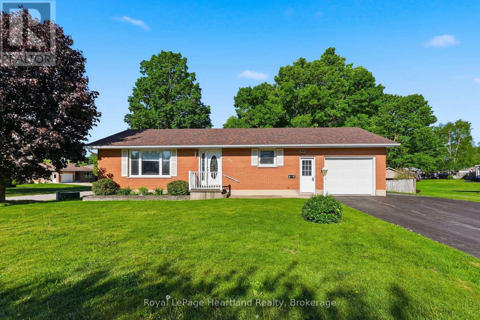476 CARLING TERRACE, North Huron, Ontario
