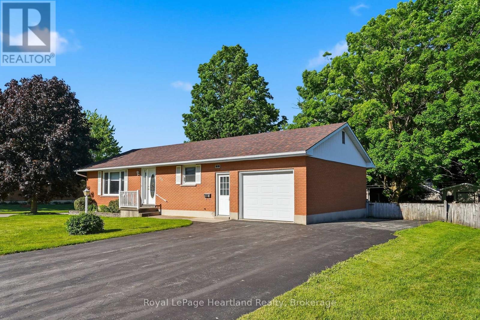 476 Carling Terrace, North Huron, Ontario  N0G 2W8 - Photo 2 - X13410062