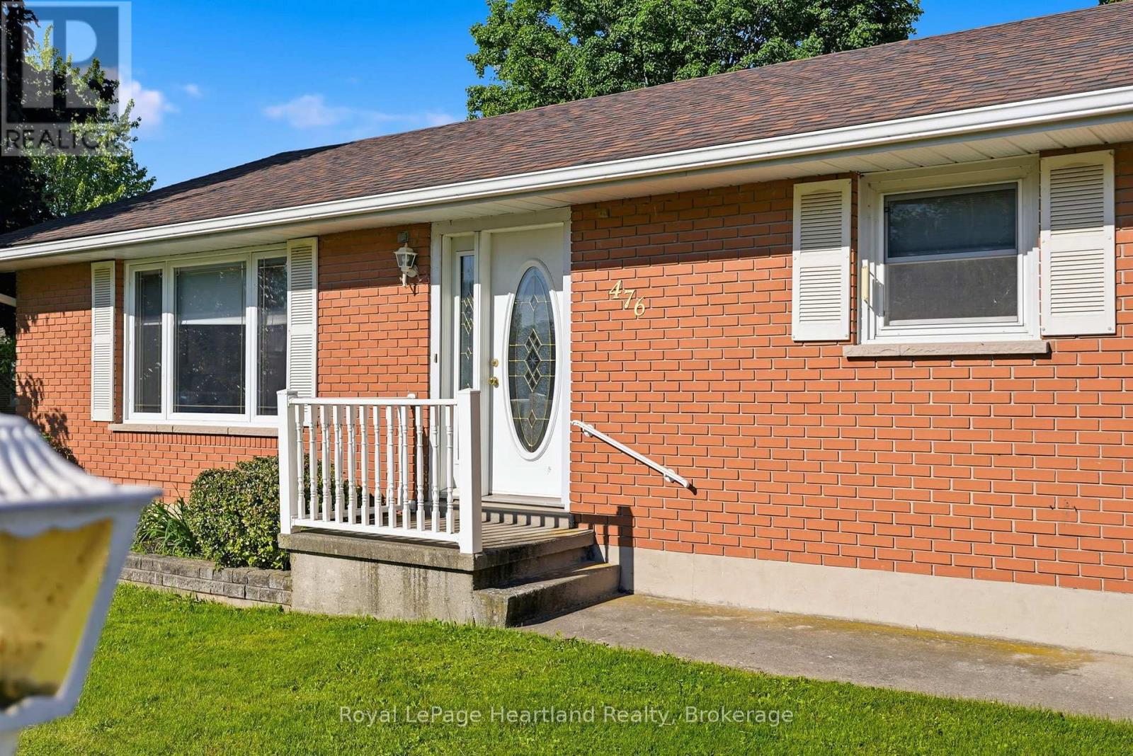 476 Carling Terrace, North Huron, Ontario  N0G 2W8 - Photo 3 - X13410062