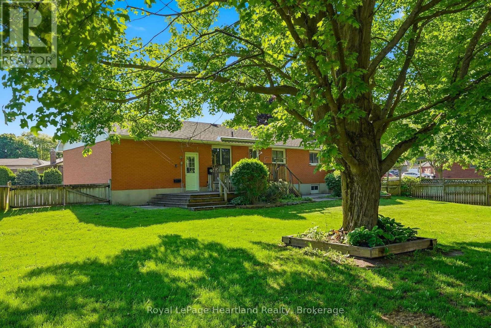 476 Carling Terrace, North Huron, Ontario  N0G 2W8 - Photo 38 - X13410062