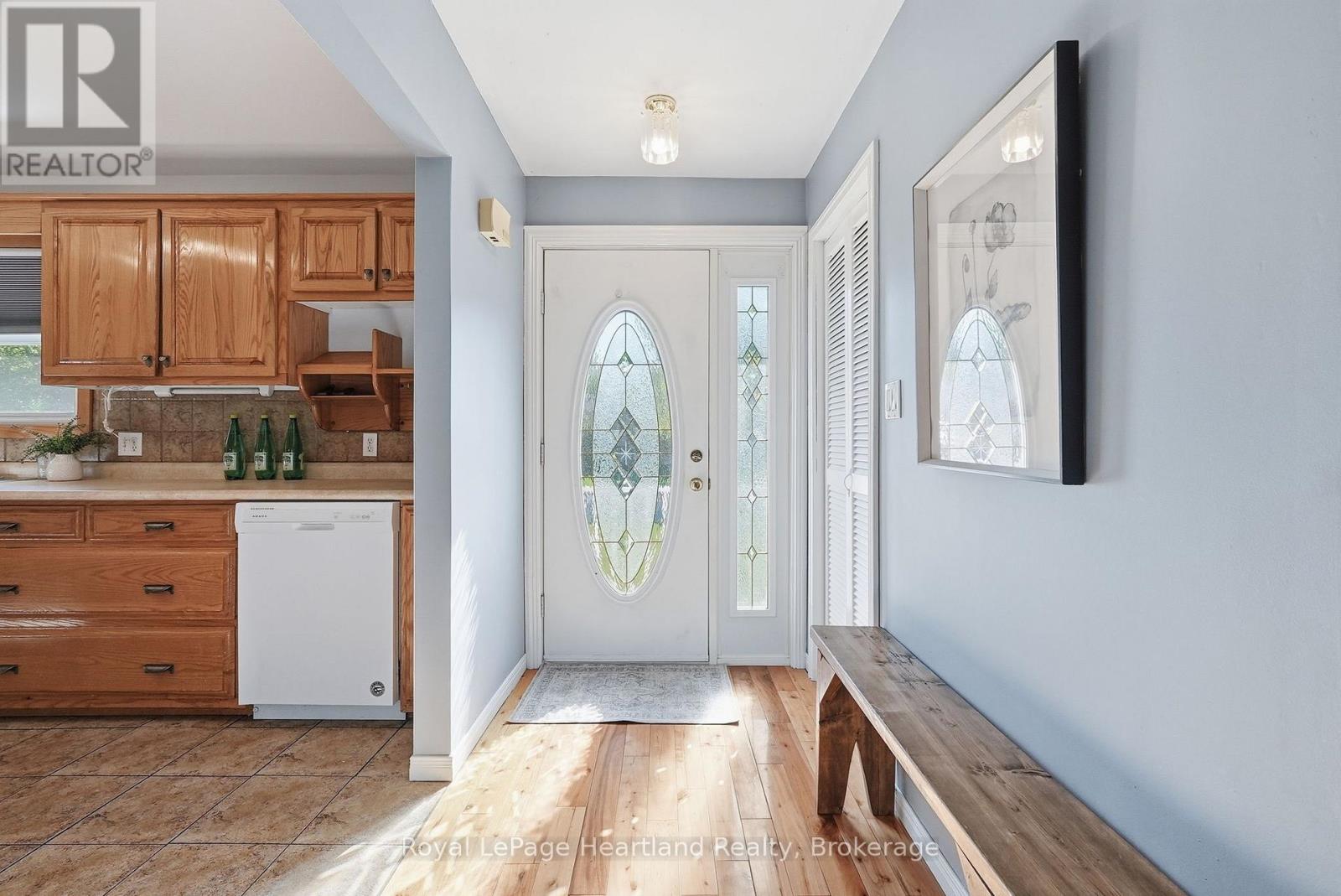 476 Carling Terrace, North Huron, Ontario  N0G 2W8 - Photo 6 - X13410062