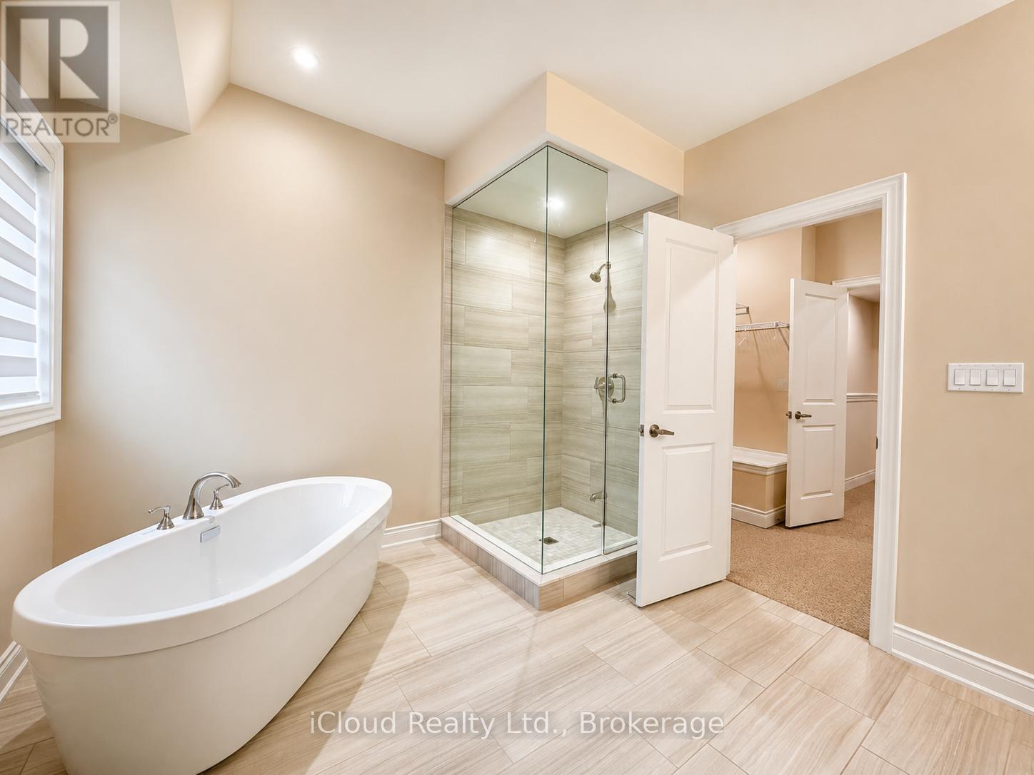 36 - 26 Lunar Crescent, Mississauga, Ontario  L5M 2R5 - Photo 4 - W13366032