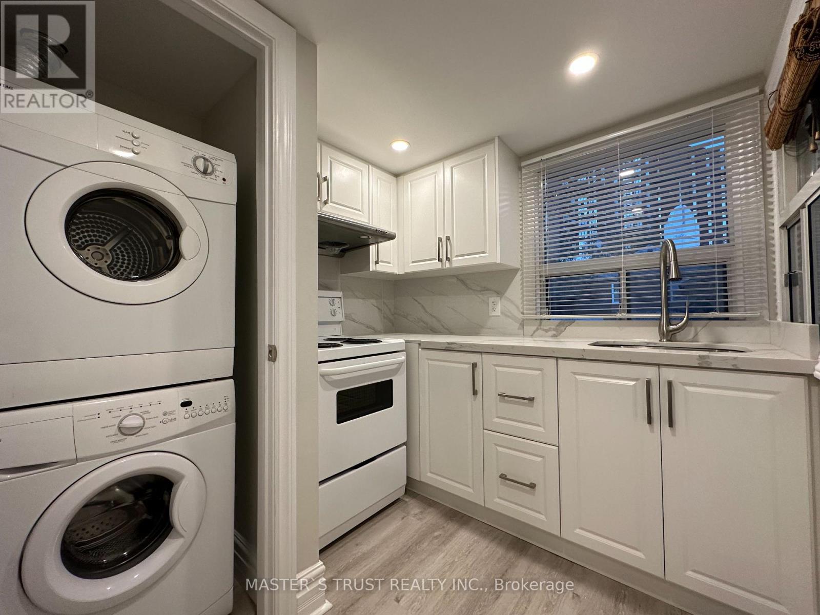 Upper - 151 Dynevor Road, Toronto, Ontario  M6E 3X5 - Photo 2 - W13403682