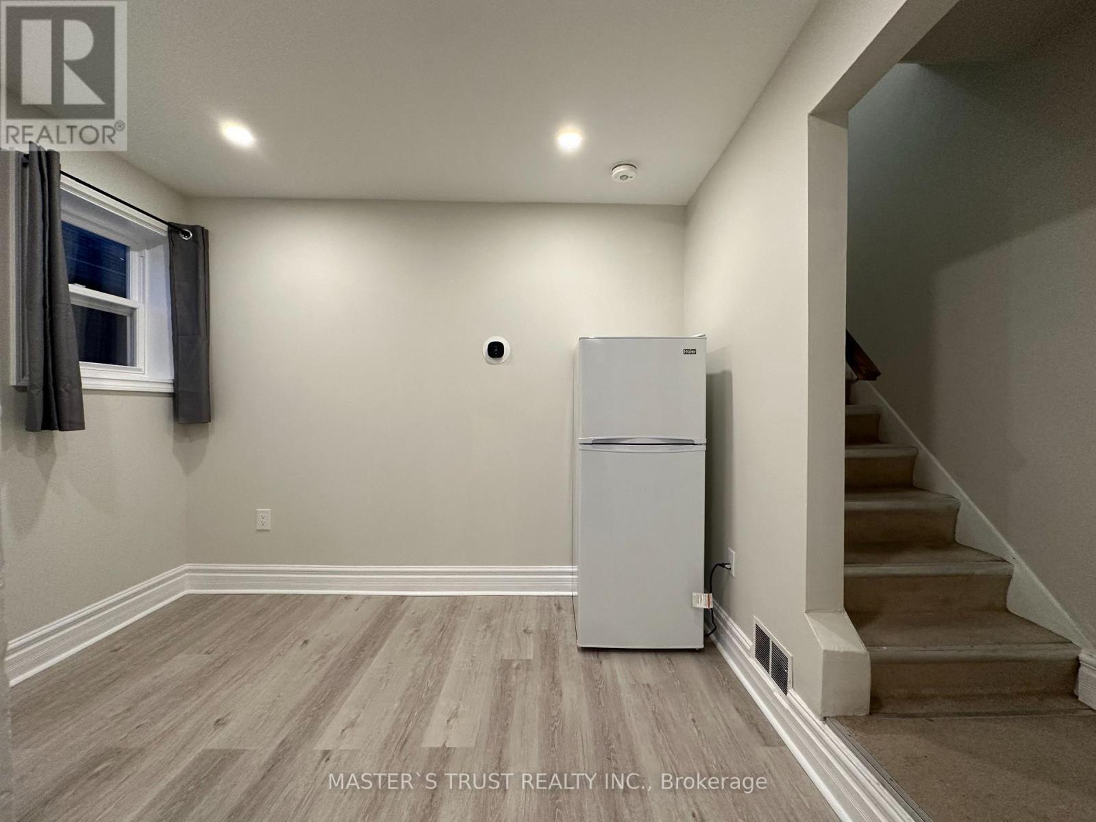 Upper - 151 Dynevor Road, Toronto, Ontario  M6E 3X5 - Photo 3 - W13403682