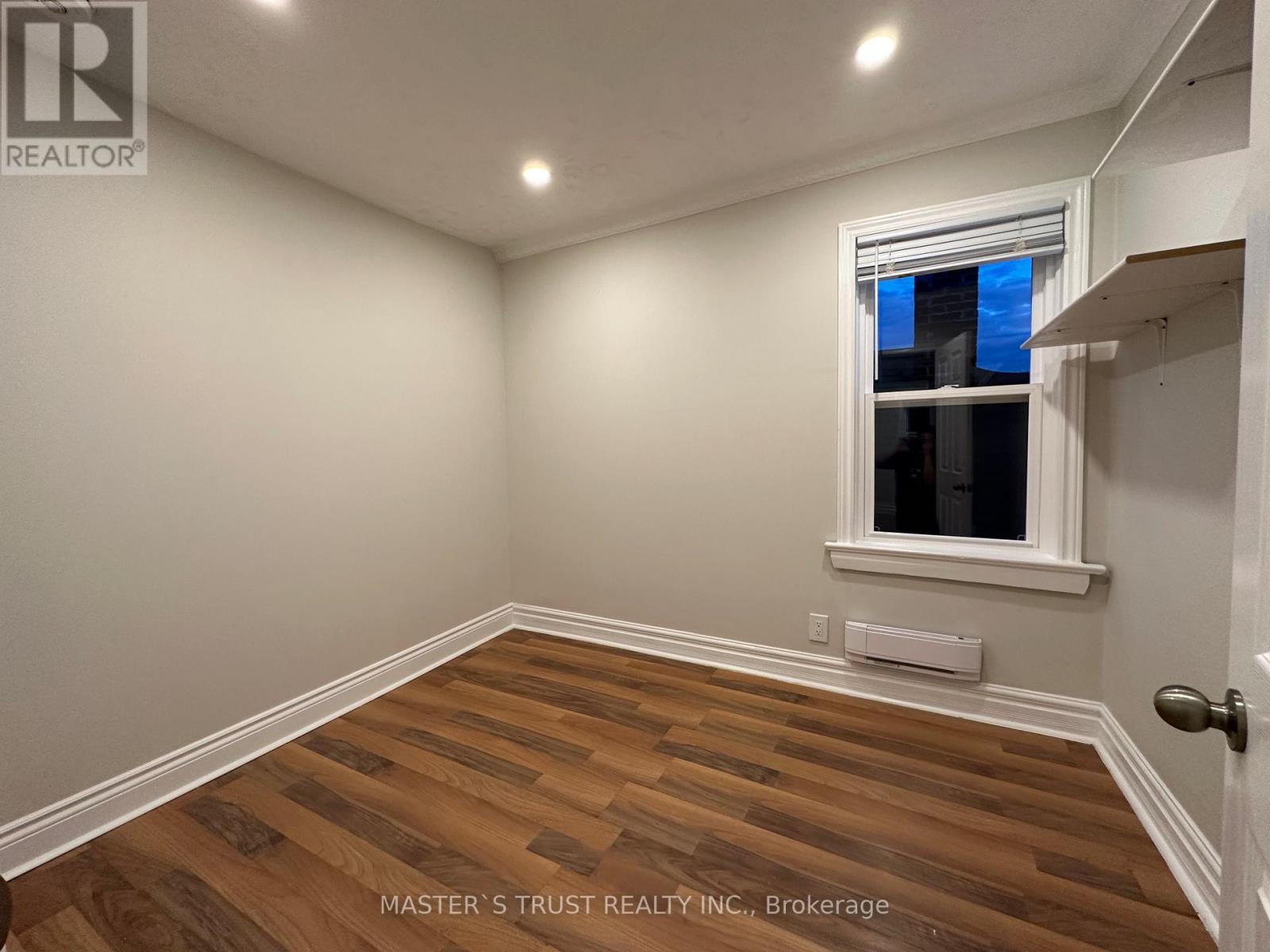 Upper - 151 Dynevor Road, Toronto, Ontario  M6E 3X5 - Photo 7 - W13403682