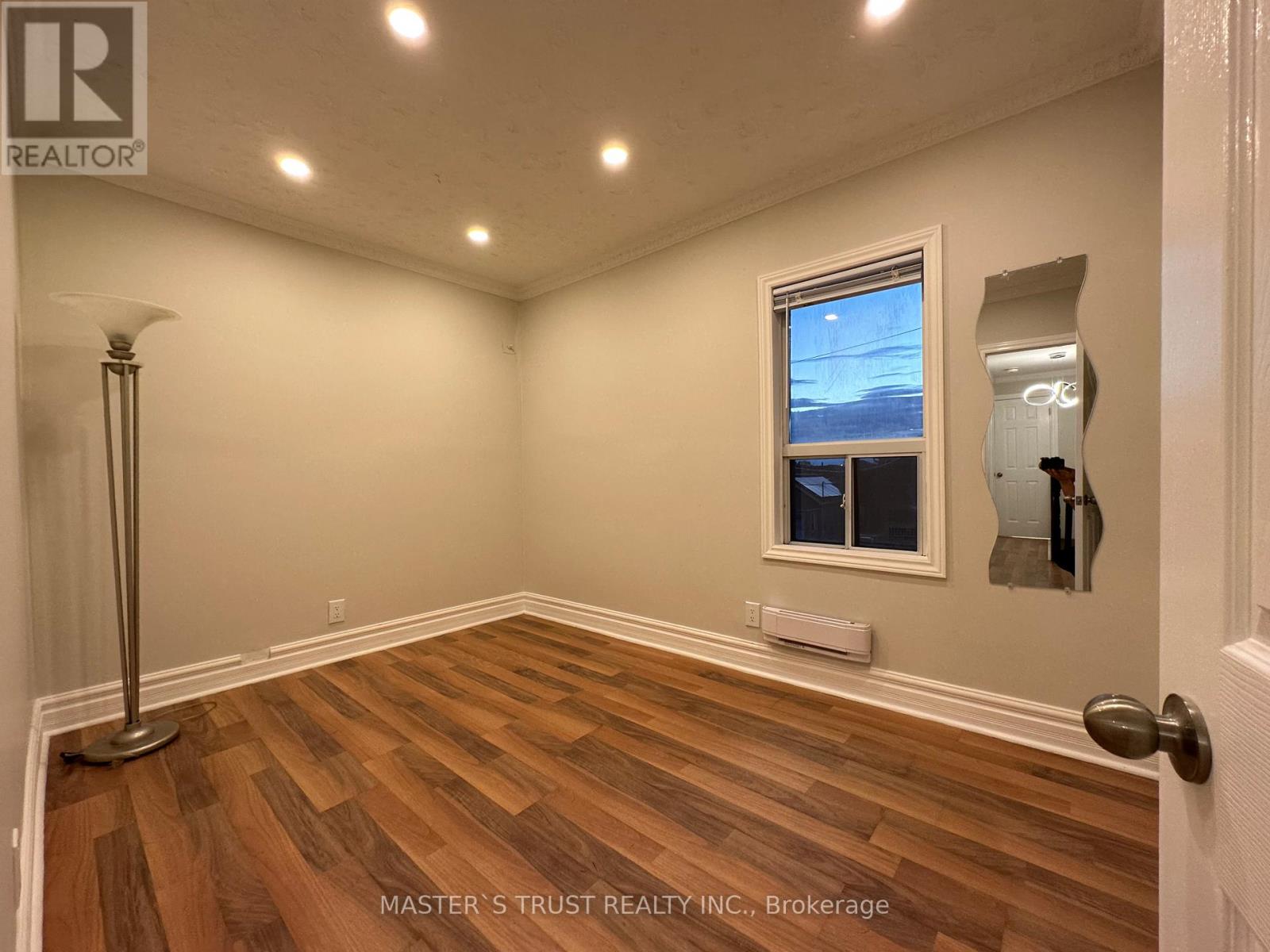 Upper - 151 Dynevor Road, Toronto, Ontario  M6E 3X5 - Photo 8 - W13403682
